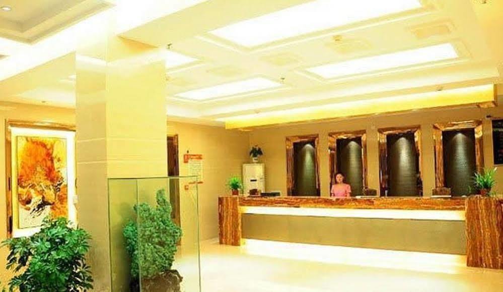 Ronghe Holiday Hotel Shiyan  Esterno foto