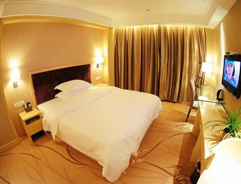 Ronghe Holiday Hotel Shiyan  Esterno foto