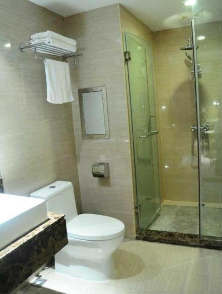 Ronghe Holiday Hotel Shiyan  Esterno foto