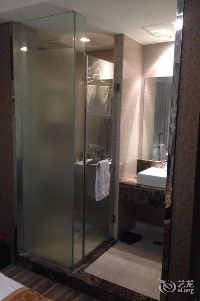 Ronghe Holiday Hotel Shiyan  Esterno foto