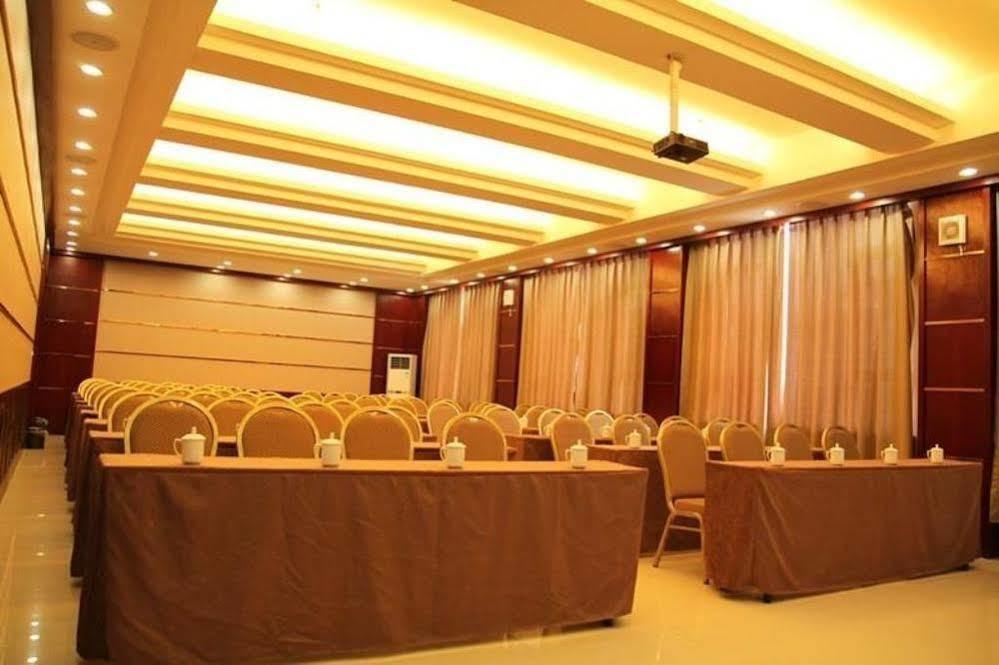 Ronghe Holiday Hotel Shiyan  Esterno foto